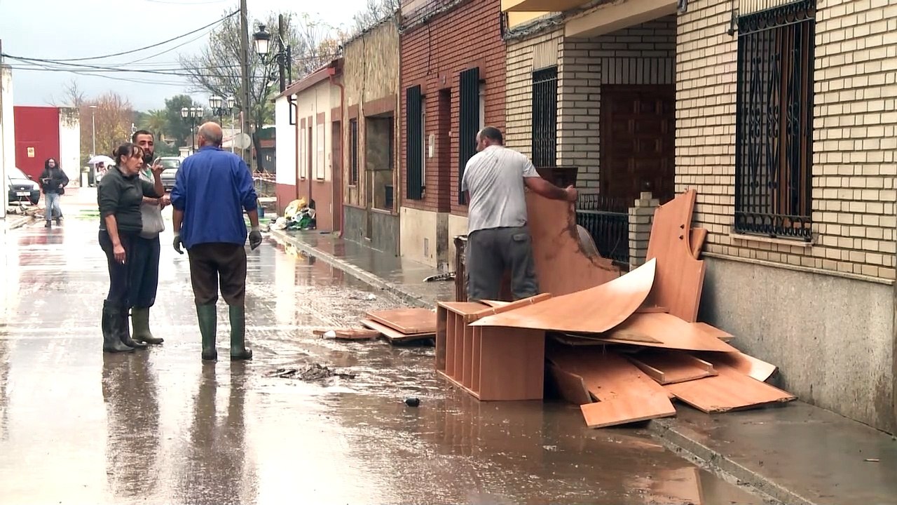 Vecinos extremeños afectados por las inundacion...