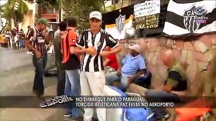 Torcida do Galo esgota ingressos e dá show em embarque do time