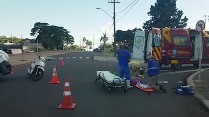 Download Video: Mulher fica ferida após colisão na Av. Piquiri