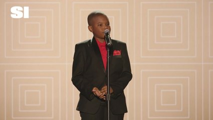 Carter Bonas Accepts the 2022 SportsKid of the Year Award