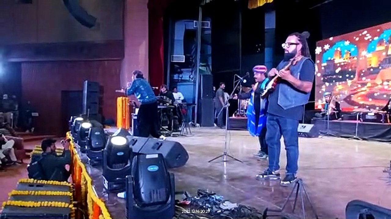 म्यूजिकल नाइट: प्रस्तुतियों से बांधा समां, दर्शक थिरके