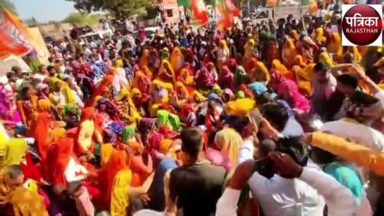 भाजपा प्रदेशाध्यक्ष पूनिया ने हरी मिर्च की चटनी संग खाई बाजरे की रोटी...देखें वीडियो
