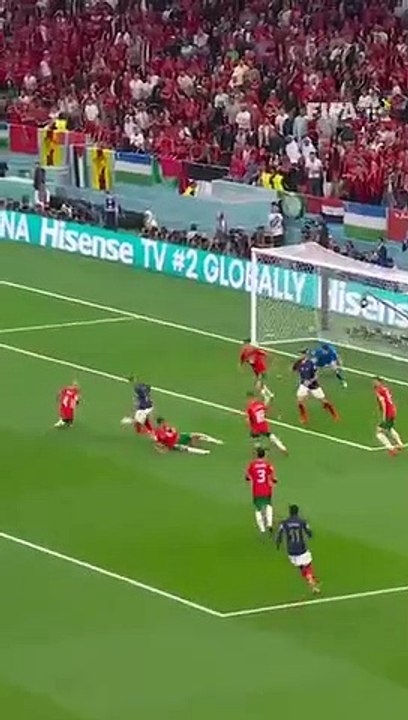 France 2 :  0 Morocco  ●  Theo Hernandez shows great agility to score for France vs Morocco     Theo Hernandez zeigt große Agilität, um für Frankreich gegen Marokko ein Tor zu erzielen