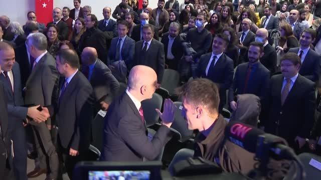 Karaismailoğlu: Rekabetçi ve serbest bir pazar oluşturulması amacıyla alan adı yönetimi ve alan adı satış hizmetleri birbirinden ayrılmıştır