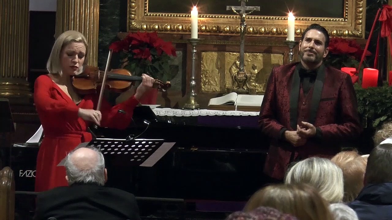 Weihnachtliche Stimmung und toller Spendengewinn für HILFSTÖNE