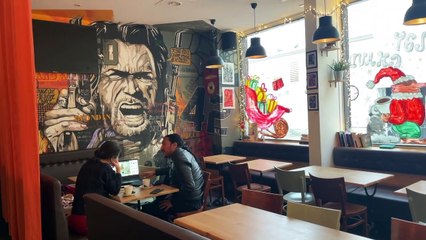 Les bars de la Place Jean-Jaurès se préparent à France-Maroc