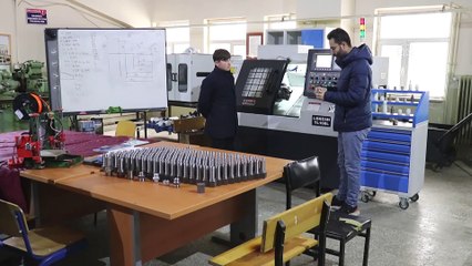 Fabrika gibi çalışan okulun cirosu 5,5 milyon liraya ulaştı