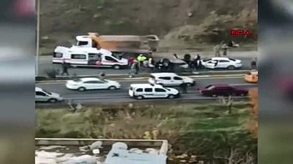 4 araç birbirine girdi: Yaralılar var!