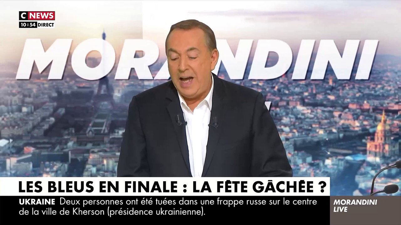 Une voiture de police transportant des journalistes de France 3 Ile de France attaquée à coups de mortiers d’artifice hier soir à Créteil - Deux personnes interpellées (CNews)