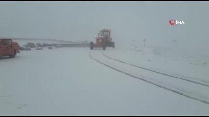 Bayburt'un yüksek kesimlerinde karla mücadele