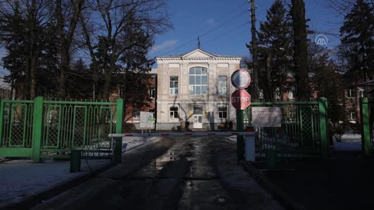 Harkiv'de sağlık çalışanları ve çocuklar için kurşun geçirmez yelek dağıtıldı