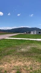 Pai de Neymar pousa em SC a bordo de jato de R$ 150 milhões