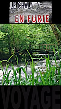 5 - la passerelle et le pecheur au grand saut - PROMENADE SUR LES BORDS DU CHALAUX EN FURIE