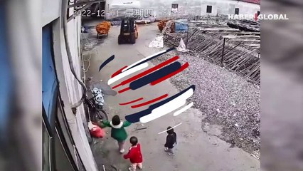 Küçük kızın videosu gönülleri fethetti... Tehlike anında bakın ne yaptı