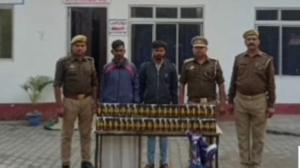 कुशीनगर: अवैध शराब के साथ पुलिस ने दो तस्कर को किया गिरफ्तार, भेजा जेल