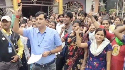 झाबुआ :भोलेनाथ को ज्ञापन सेकर संविदा स्वास्थ्य संघ ने शुरू की हड़ताल,देखें रिपोर्ट