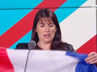 "J’ai arrêté de boycotter" : Dans Estelle Midi, Emmanuelle Dancourt déclare soutenir l’équipe de France après avoir annoncé qu’elle ne regarderait...