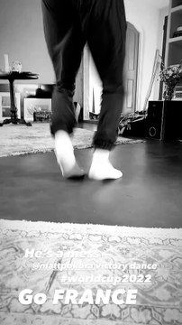 Christina Milian filme son mari M. Pokora fou de joie après la victoire de la France.