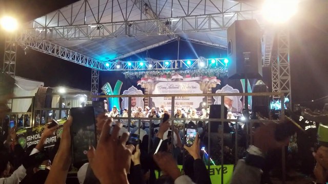 SHOLAWAT BERSAMA HABIB SYECH BIN ABDUL QODIR ASSEGAF DI MALANG