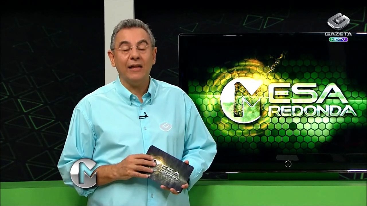 Torcedores da Ponte Preta brigam com policiais durante o jogo