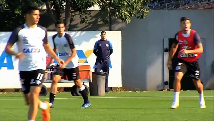 Santos treina e prepara defesa no caso Sanchez