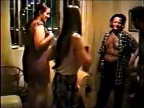 Ronny Cócegas dança e faz piadas em festa de Natal