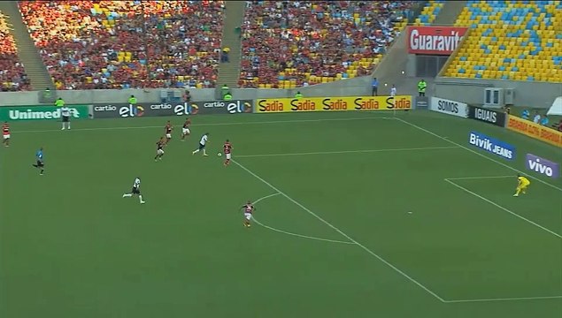 Camaronês Joel é apresentado no Santos