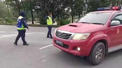 消拯民防部队指挥官陆续抵达 公众失踪者家属抵场了解情况