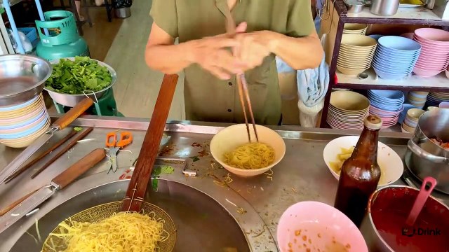 75 Years Crab Wanton Mee - Famous Hat Yai Food Thailand Street Food