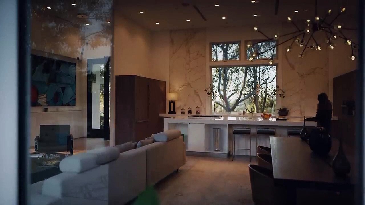 Juice WRLD - Face 2 Face (Official Music Video)(720P_HD)