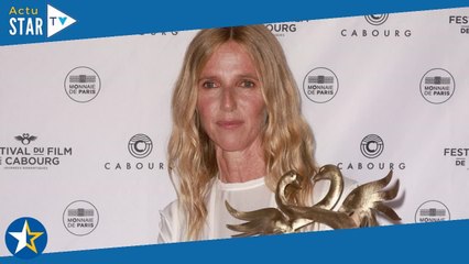 "Je suis tombée dans le coma" : Sandrine Kiberlain se confie sur son accouchement cauchemardesque