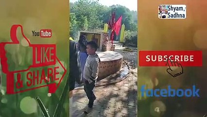 चतुर चिंतामनी महाराज के समाधि के दर्शन करने पहुंचा यह छोटा बच्चा