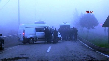 Diyarbakır'da polis servis aracına bombalı saldırı: Yaralılar var