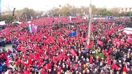 Apoyo multitudinario al alcalde de Estambul, opositor de Erdogan, ante su posible destitución