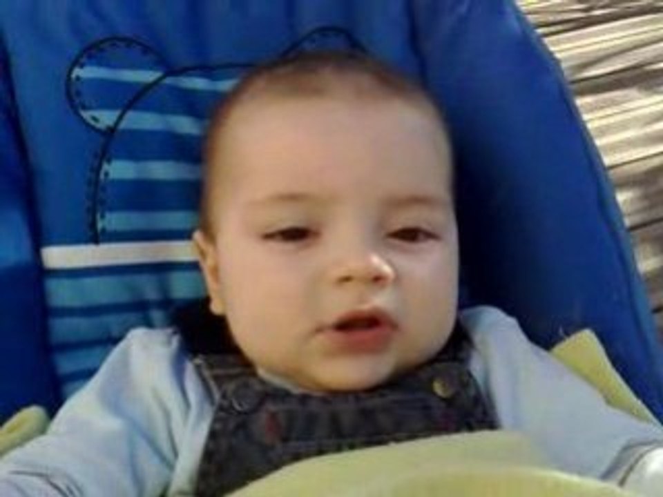 Antoine s'éclate et raconte sa vie, ok il a que 6 mois!