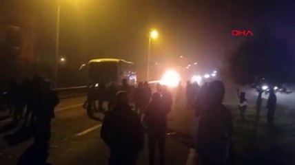 Polis aracına bombalı saldırı yapılan aracın yanma anı kamerada