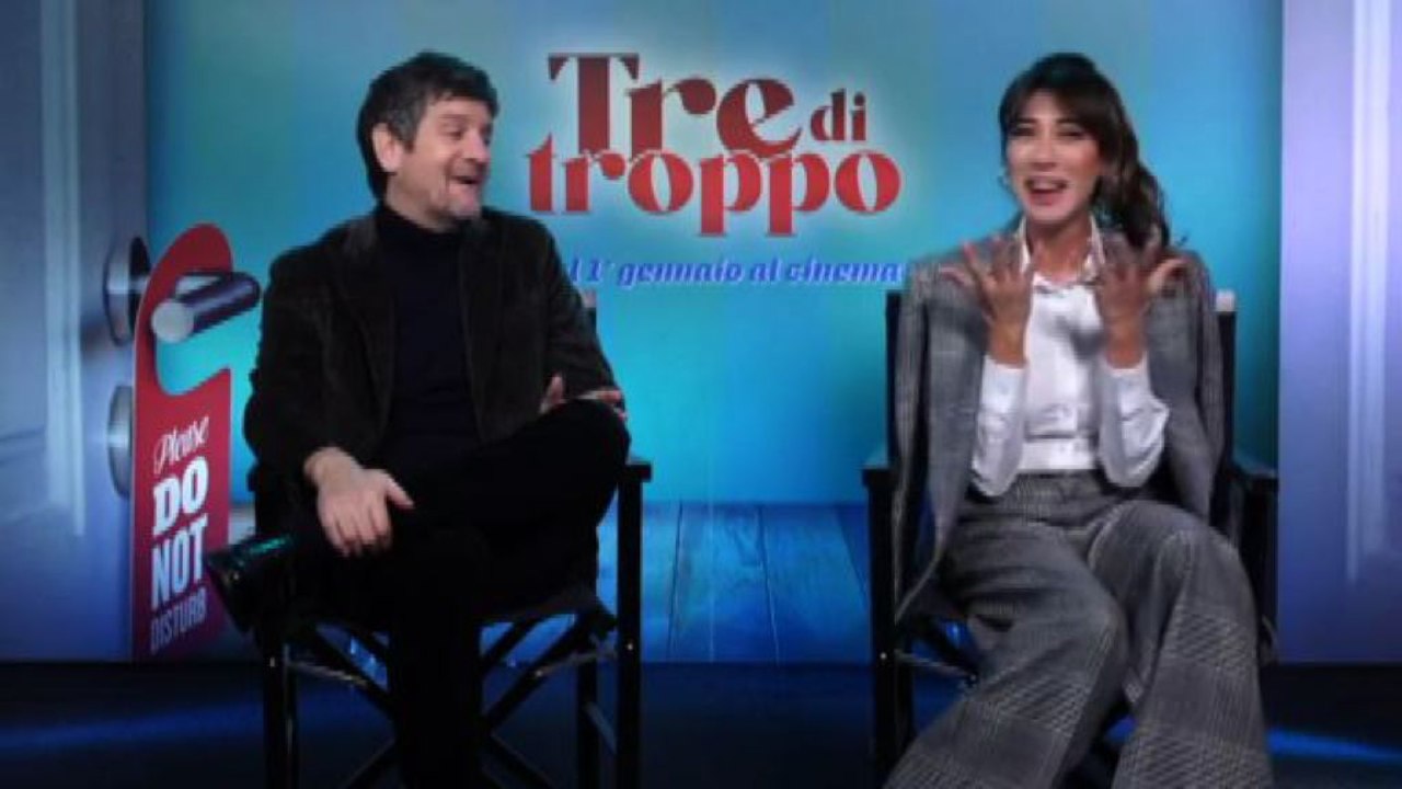 "Tre di troppo", De Luigi e Raffaele e i figli all'improvviso