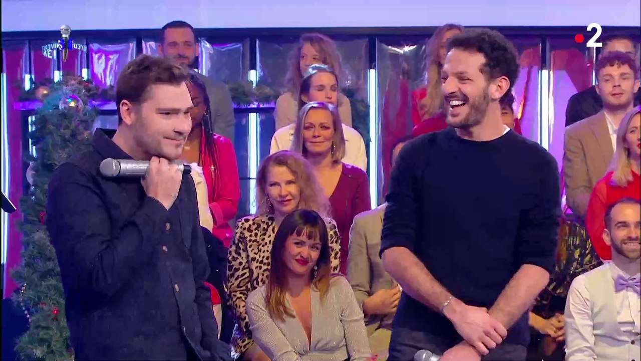 Jeff Panacloc ému en découvrant des images de son casting pour participer à l'émission « N'oubliez pas les paroles » sur France 2 - VIDEO