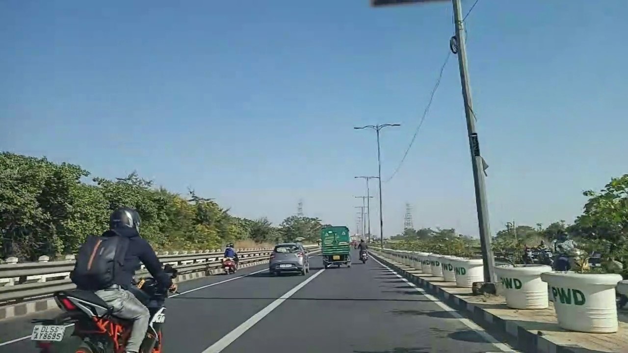 DELHI TO NOIDA,GHAZIABAD,BAGHPAT,TRONICA CITY TRAVEL VLOG#NCRMOTOVLOG