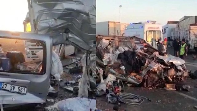 Hafif ticari araç TIR'a çarptı, sürücü yaralandı eşi öldü