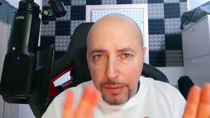 Berlino, esplode un enorme acquario con 1.500 pesci tropicali