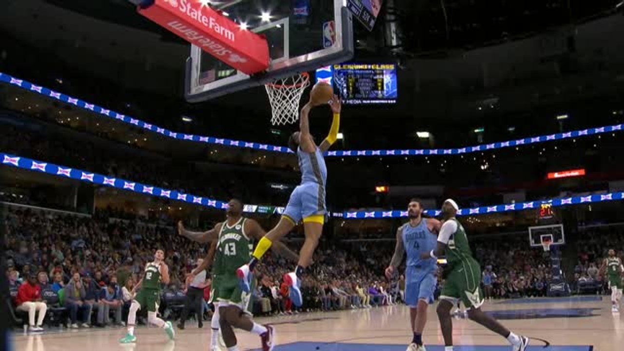 Morant 360 bamboozles Bucks defense
