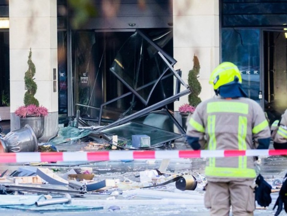 Riesen-Aquarium geplatzt: Eine Million Liter Wasser fluten Gebäude