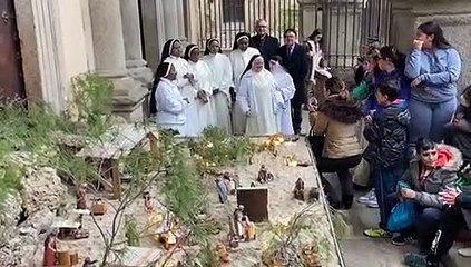 Las monjas de Santo Domingo cantan por su Belén