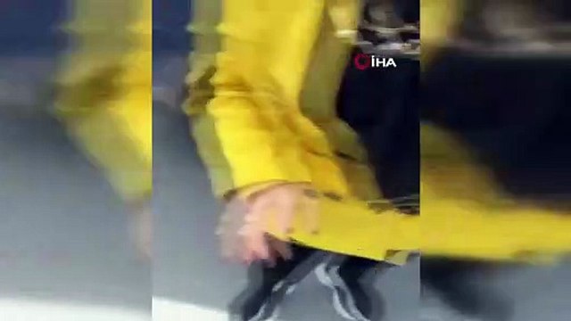 150 bin Euro Havaya Saçılınca İnsanlar Paraları Alıp Kaçtı, O Anlar Kameraya Yansıdı!