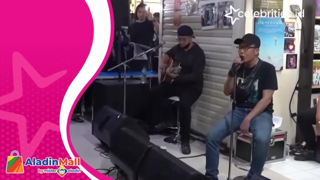 Ari Lasso Bikin Heboh Pasar Bekas di Blok M, Ngamen Bareng Ahmad Dhani dan Ryan Dmasiv