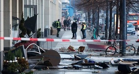 Almanya’da dev akvaryum patladı, yaralılar var