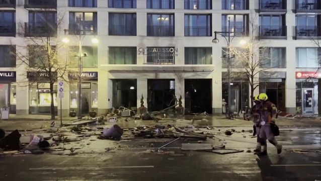 Huge Berlin aquarium bursts, spilling 1 million litres of water