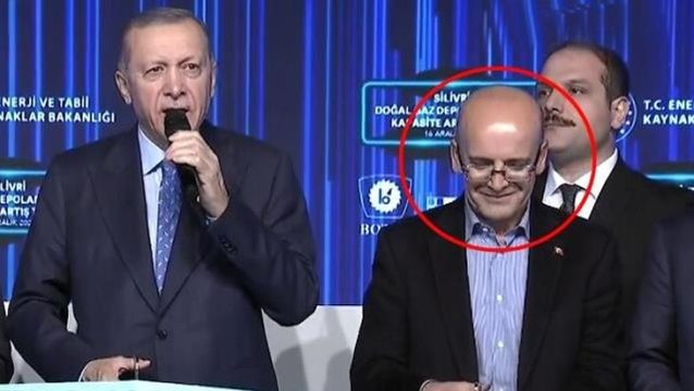 Uzun süredir ortalarda görünmeyen Mehmet Şimşek, Erdoğan'la temel atma töreninde görüntülendi