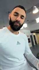 Benzema entrenando con el Real Madrid